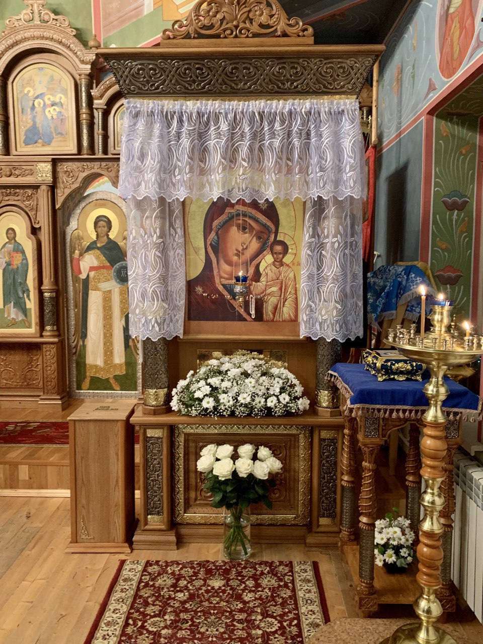 Чудотворная мироточивая Казанская икона Божией Матери